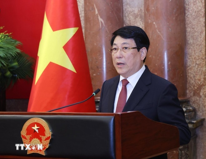 chu-tich-nuoc-trao-2.jpg