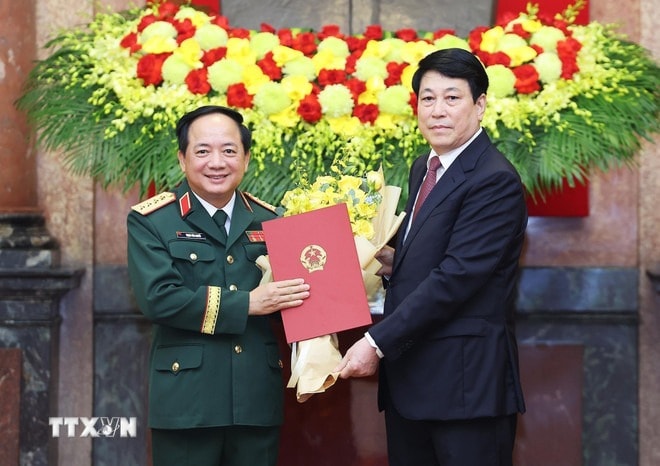 chu-tich-nuoc-trao.jpg