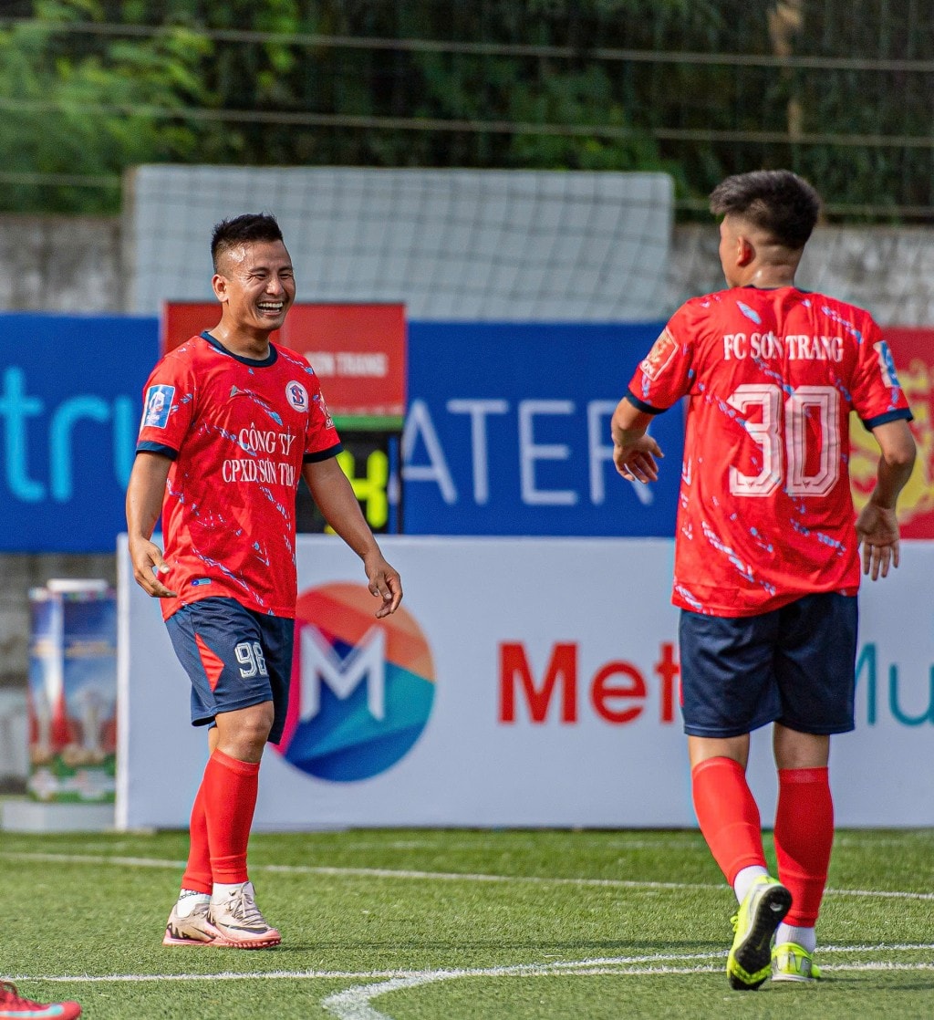 FC Sơn Trang rộng cửa bước tới vòng Chung kết FC Sơn Trang rộng cửa bước tới vòng Chung kết