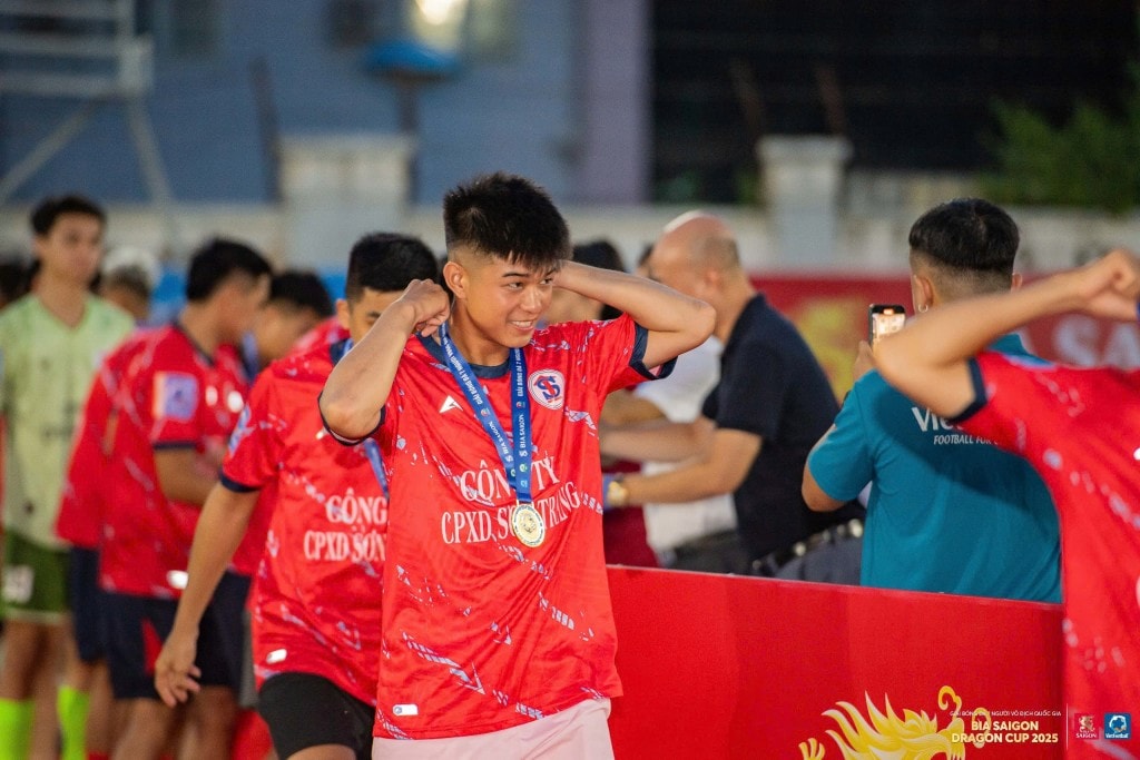 FC Sơn Trang rộng cửa bước tới vòng Chung kết FC Sơn Trang rộng cửa bước tới vòng Chung kết