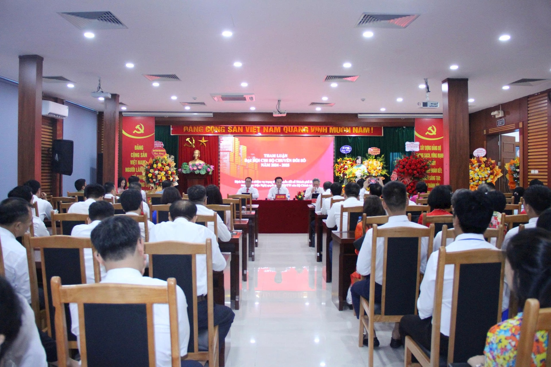 toan-canh.jpg