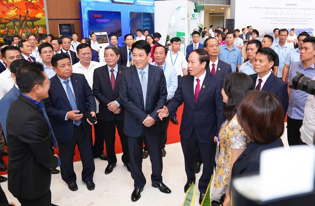 Uỷ viên Bộ chính trị, Chủ tịch nước Lương Cường tớ dự Hội nghị xúc tién đầu tư Hải Phòng 2025
