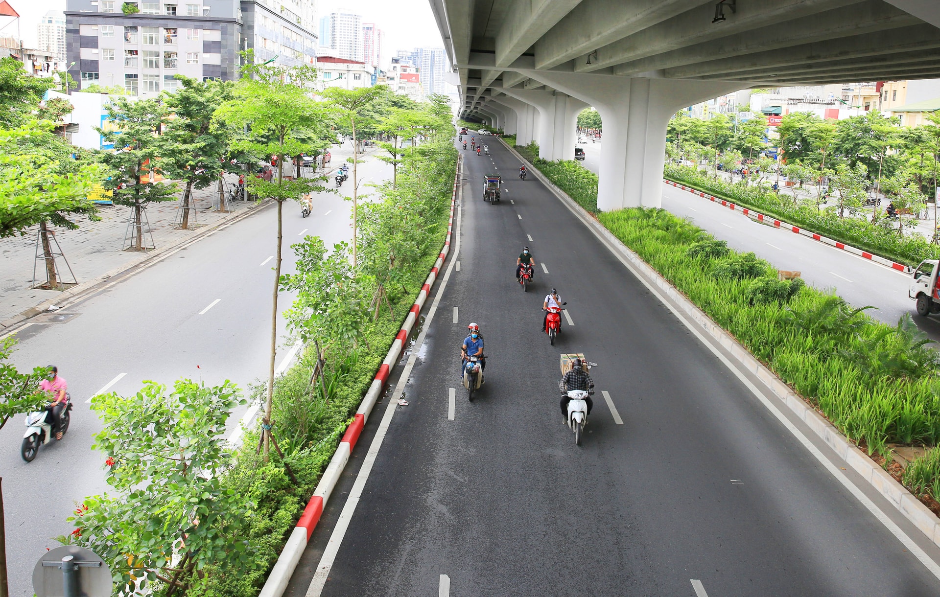 ha-noi-dang-huong-den-muc-tieu-tro-thanh-mot-do-thi-thong-minh-xanh.-anh-quang-thai.jpg