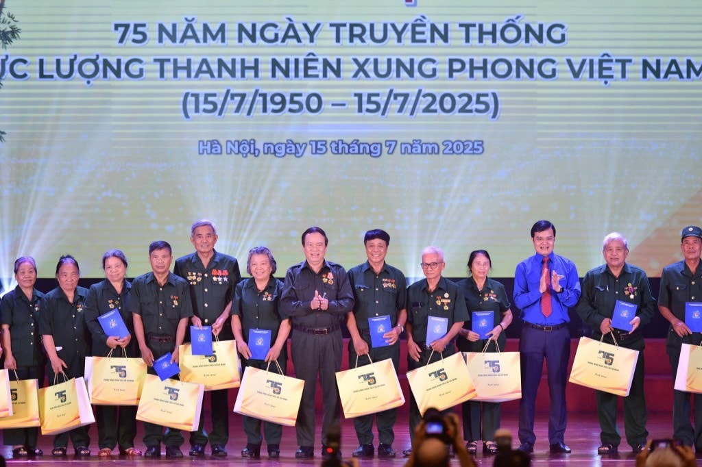 Mãi là tấm gương để các thế hệ thanh niên noi theo