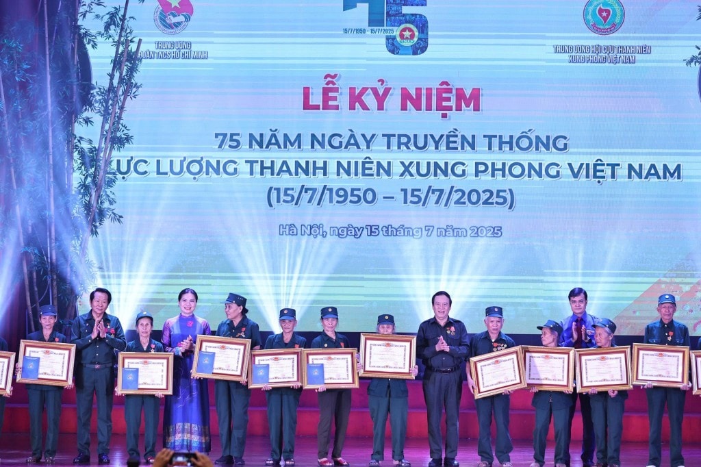 Mãi là tấm gương để các thế hệ thanh niên noi theo