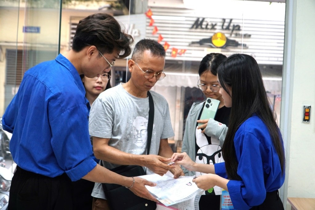 Bài 1: Tạm biệt thời hành chính hẹn hò nơi công sở Bài 1: Tạm biệt thời hành chính hẹn hò nơi công sở