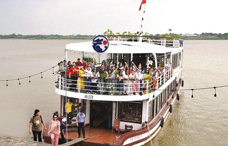 du-khach-trai-nghiem-tour-du-lich-song-hong.-anh-ngoc-bich.jpg