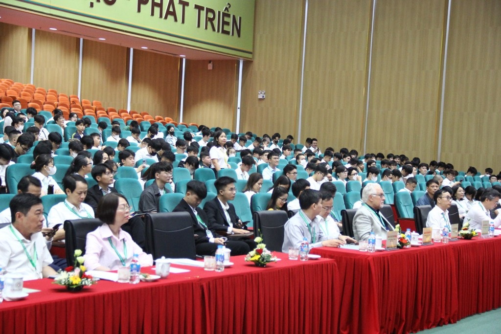 Hội thảo thu hút nhiều chuyên gia tham dự