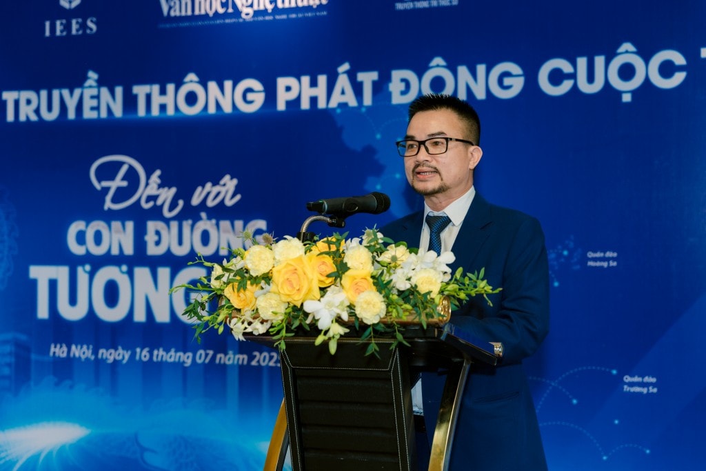 Tiến sĩ Nguyễn Văn Khương - Viện trưởng Viện Khoa học Giáo dục và Môi trường, đồng Trưởng Ban Tổ chức cuộc thi chia sẻ về ý nghĩa của cuốn sách