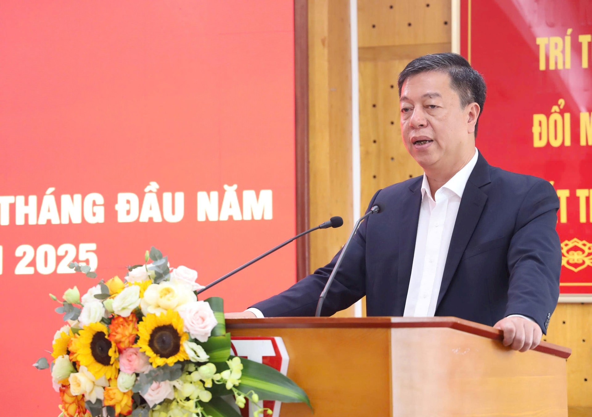 vu-trong-lam-6-thang-nxbct.jpg