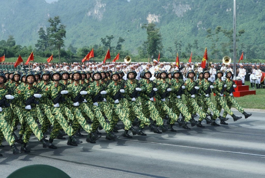 Khối nữ Gìn giữ hòa bình tham gia hợp luyện. Ảnh: Trọng Đức - TTXVN