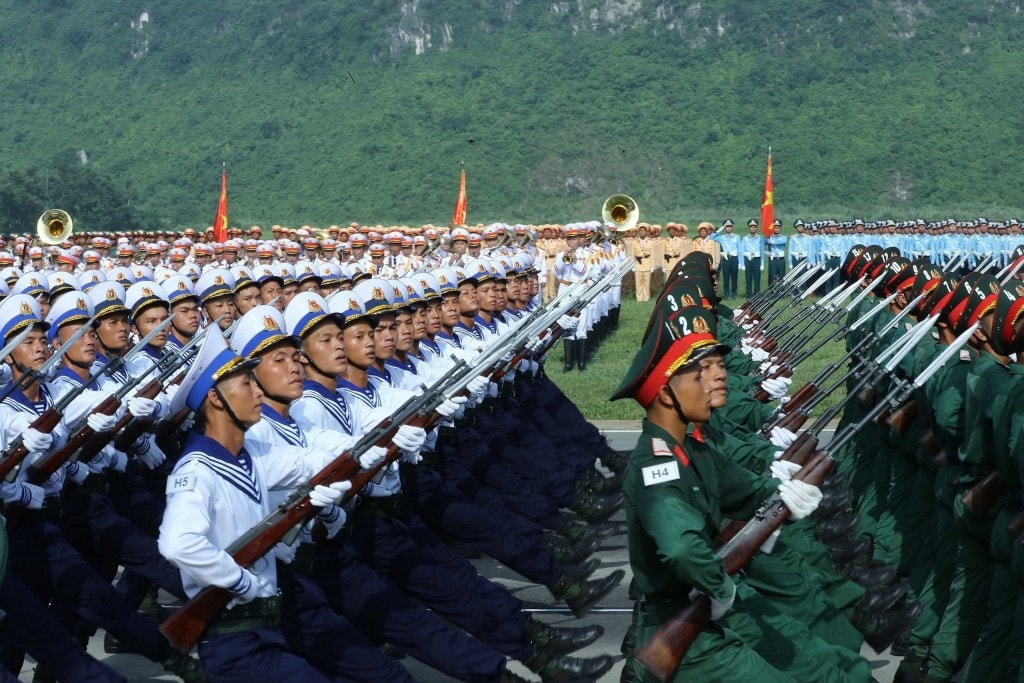 Khối sĩ quan 3 quân chủng tại buổi hợp luyện. Ảnh: Trọng Đức - TTXVN