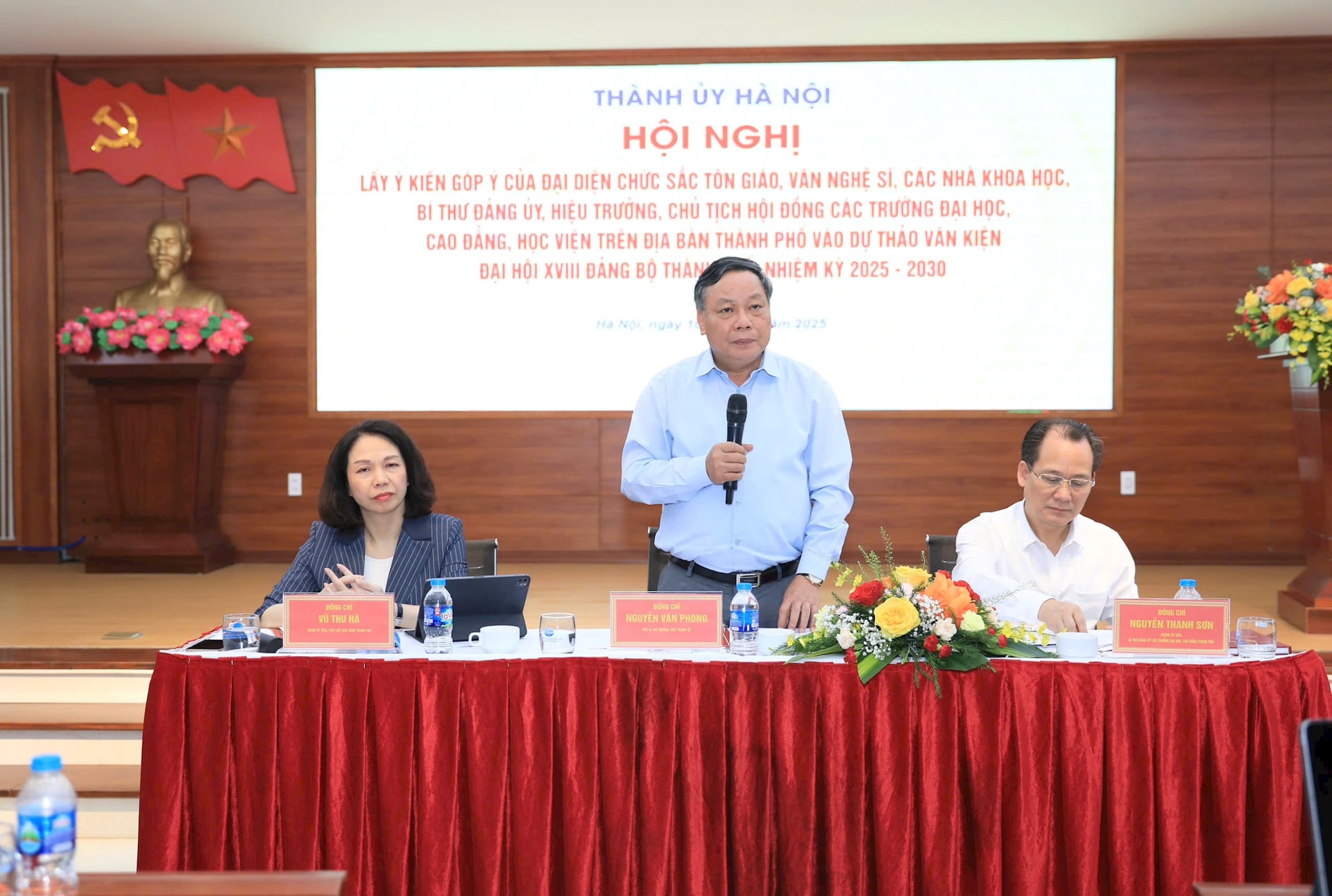 pho-bi-thu-thuong-truc-thanh-uy-ha-noi-nguyen-van-phong-phat-bieu-tai-hoi-nghi-lay-y-kien-gop-y-vao-du-thao-van-kien-dai-hoi-xviii-dang-bo-thanh-pho-ha-noi-nhiem-ky-2025-2030.-anh-quang-thai.jpg