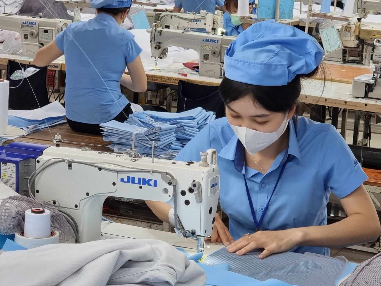 [Podcast] Tin tức ngày 18-7: Dự kiến tăng lương tối thiểu vùng từ 1-1-2026, bình quân thêm 300.000 đồng/tháng