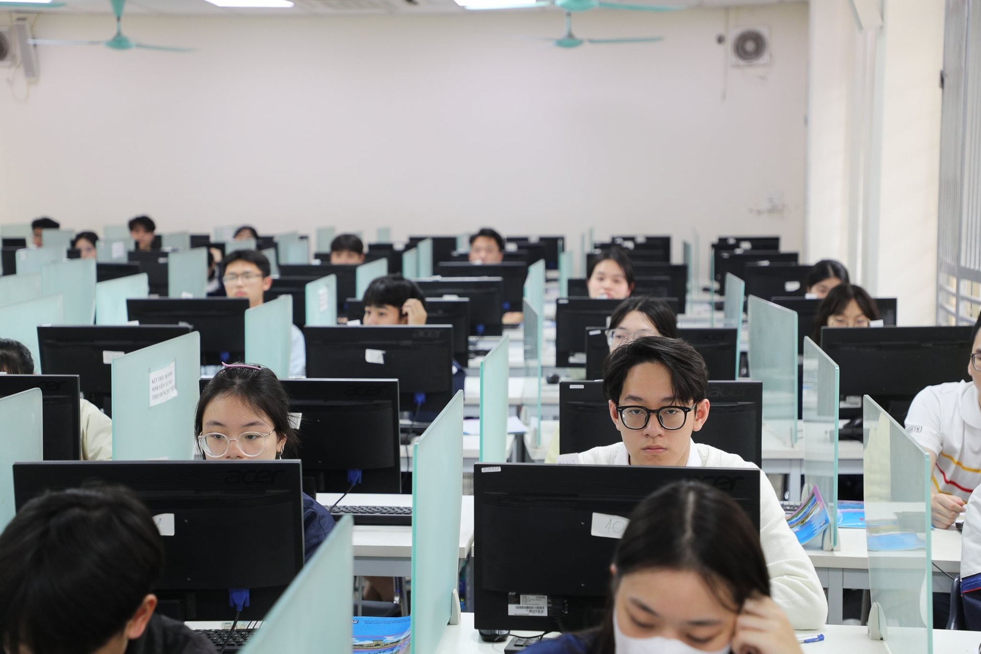 Thí sinh dự kỳ thi đánh giá năng lực do ĐH Quốc gia Hà Nội tổ chức. Ảnh: VNU