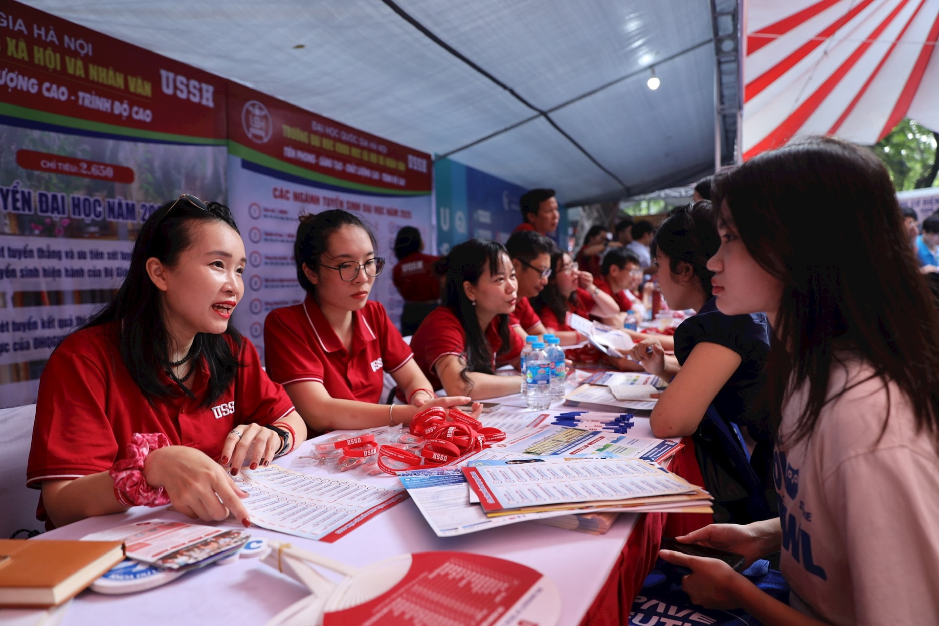 ngay-hoi-xet-tuyen-dh-2.jpg