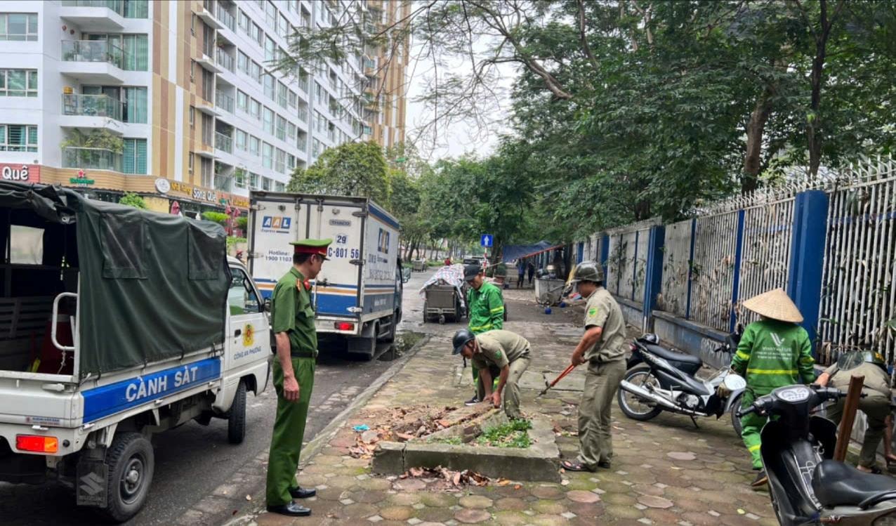 Phường Yên Hòa phát động đợt cao điểm chỉnh trang đô thị
