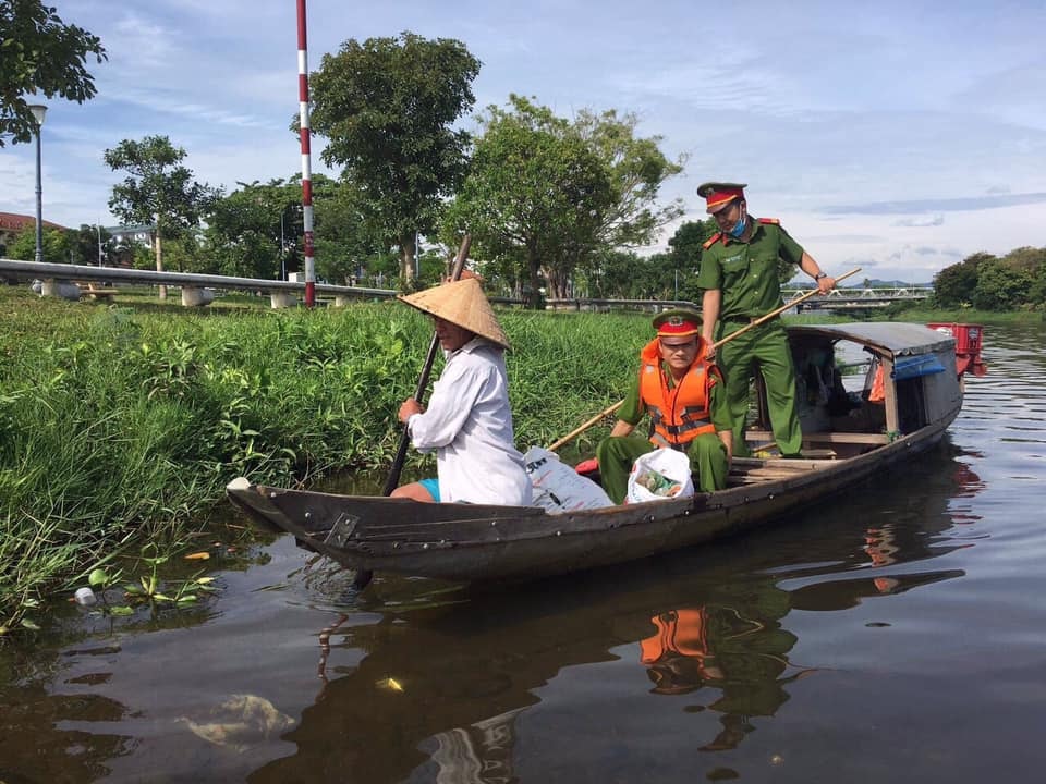 a369-hue-chu-nhat-xanh.jpg