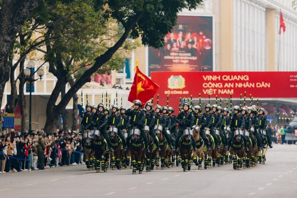 Đẩy mạnh triển khai tuyên truyền cao điểm hướng tới kỷ niệm 80 năm Ngày truyền thống Công an Nhân dân Việt Nam (19/8/1945 – 19/8/2025) và 20 năm Ngày hội Toàn dân bảo vệ an ninh Tổ quốc (19/8/2005 – 19/8/2025). Ảnh minh hoạ