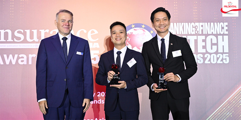 Đại diện Prudential Việt Nam nhận giải tại sự kiện