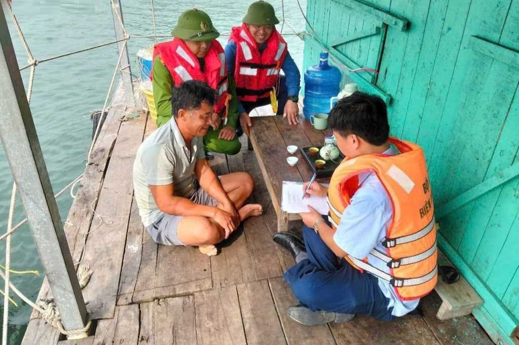 7.518 người dân Nuôi trồng thủy sản đã được vận động lên bờ an toàn để tránh bão