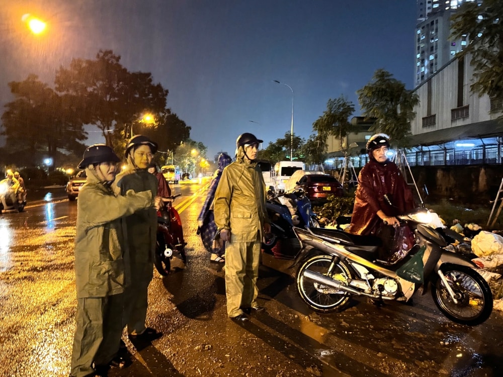 Phường Tương Mai: Gia cố mái nhà, thành lập Sở Chỉ huy tiền phương