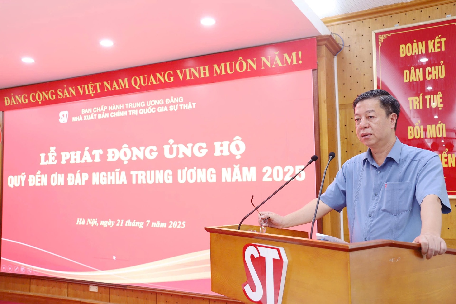 vu-trong-lam-phat-dong.jpg