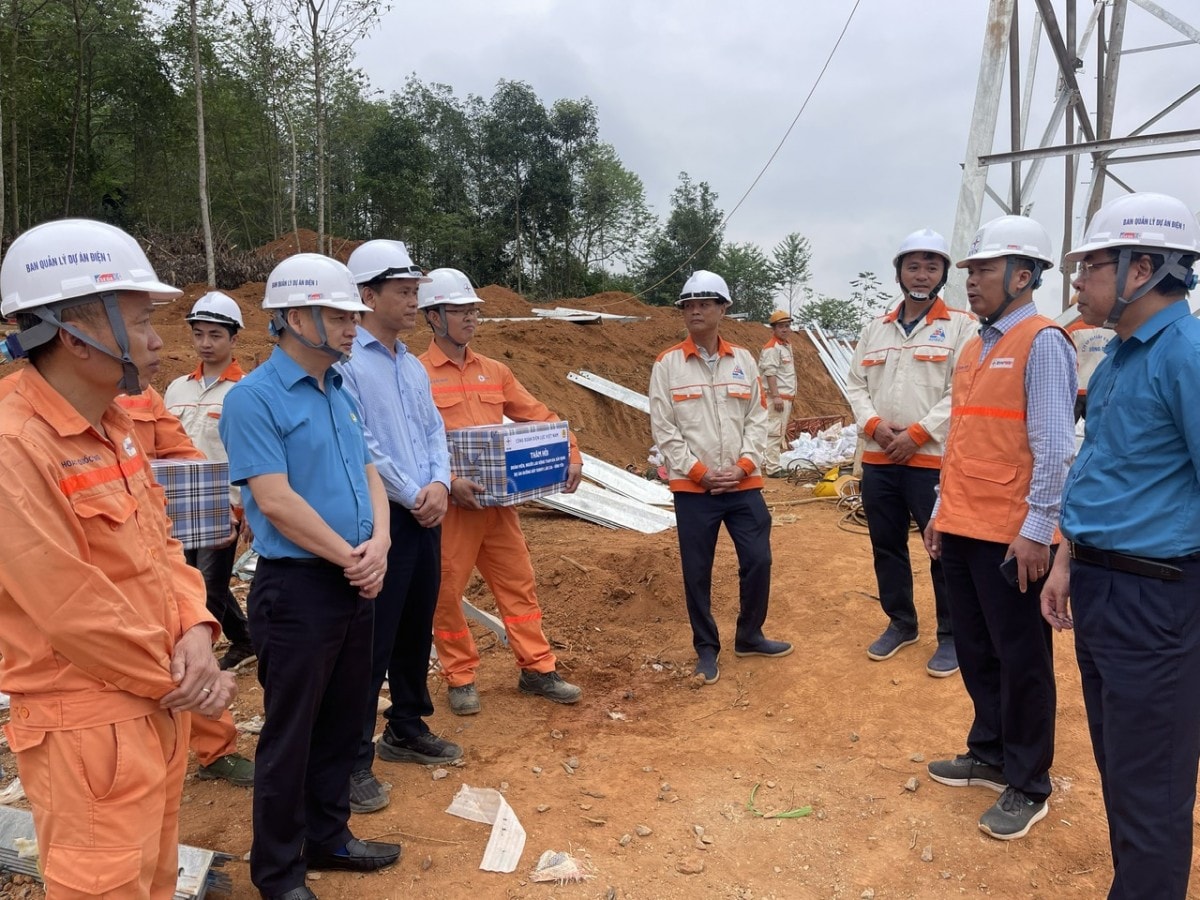Công nhân EVN sáng tạo, vững tin bước vào kỷ nguyên mới