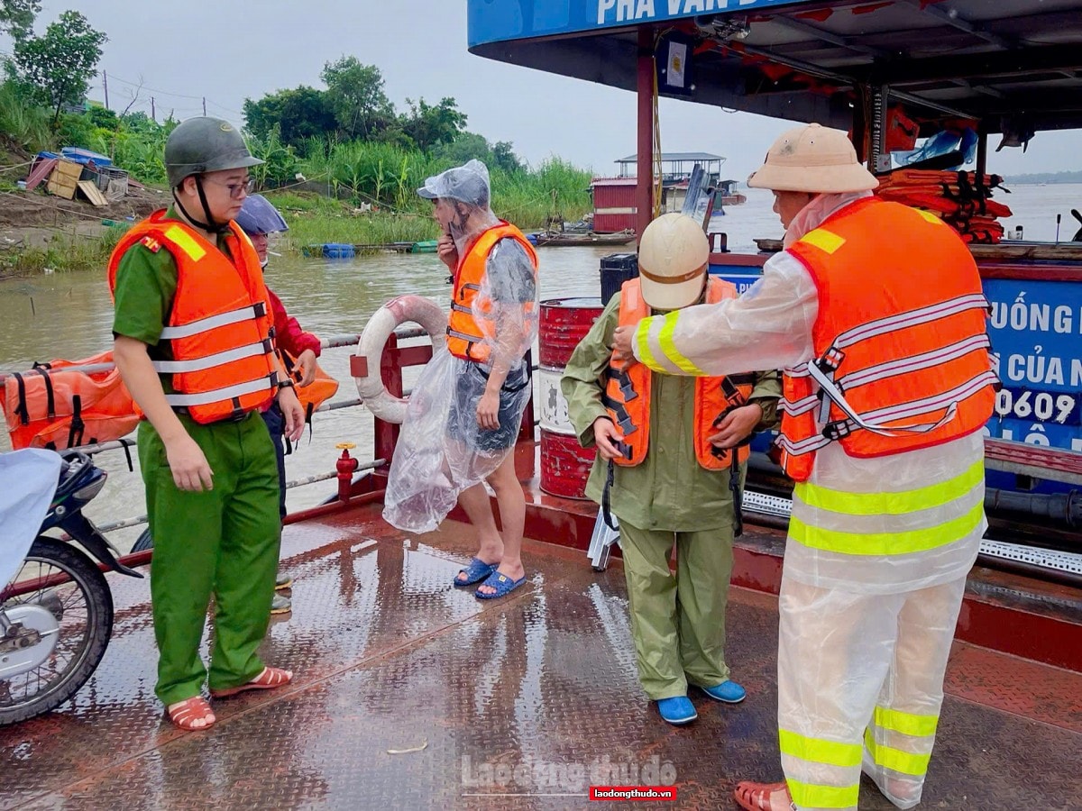 Công an Hà Nội hướng dẫn người dân 4 tại chỗ ứng phó bão số 3