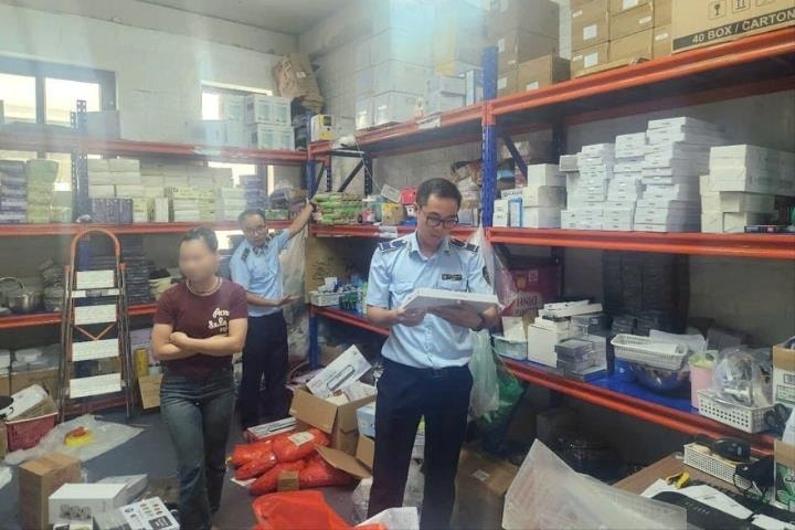 Tạm giữ số lượng lớn đồ gia dụng không rõ nguồn gốc tại phường Hoàng Mai