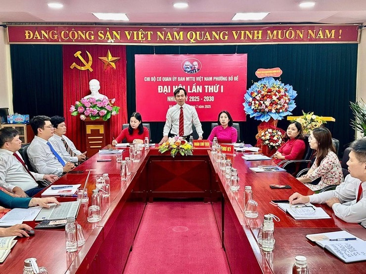 Đại hội Chi bộ Cơ quan Uỷ ban Mặt trận tổ quốc Việt Nam phường Bồ Đề lần thứ I, nhiệm kỳ 2025 – 2030