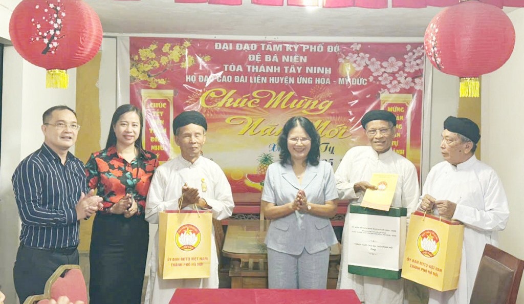 Đoàn công tác thăm Thánh thất Cao Đài liên huyện Ứng Hòa - Mỹ Đức thuộc Hội thánh Cao đài Tây Ninh Thủ đô Hà Nội Đoàn công tác thăm Thánh thất Cao Đài liên huyện Ứng Hòa - Mỹ Đức thuộc Hội thánh Cao đài Tây Ninh Thủ đô Hà Nội