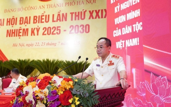 Đồng chí Trung tướng Nguyễn Thanh Tùng, Giám đốc CATP Hà Nội phát biểu chỉ đạo tại đại hội.