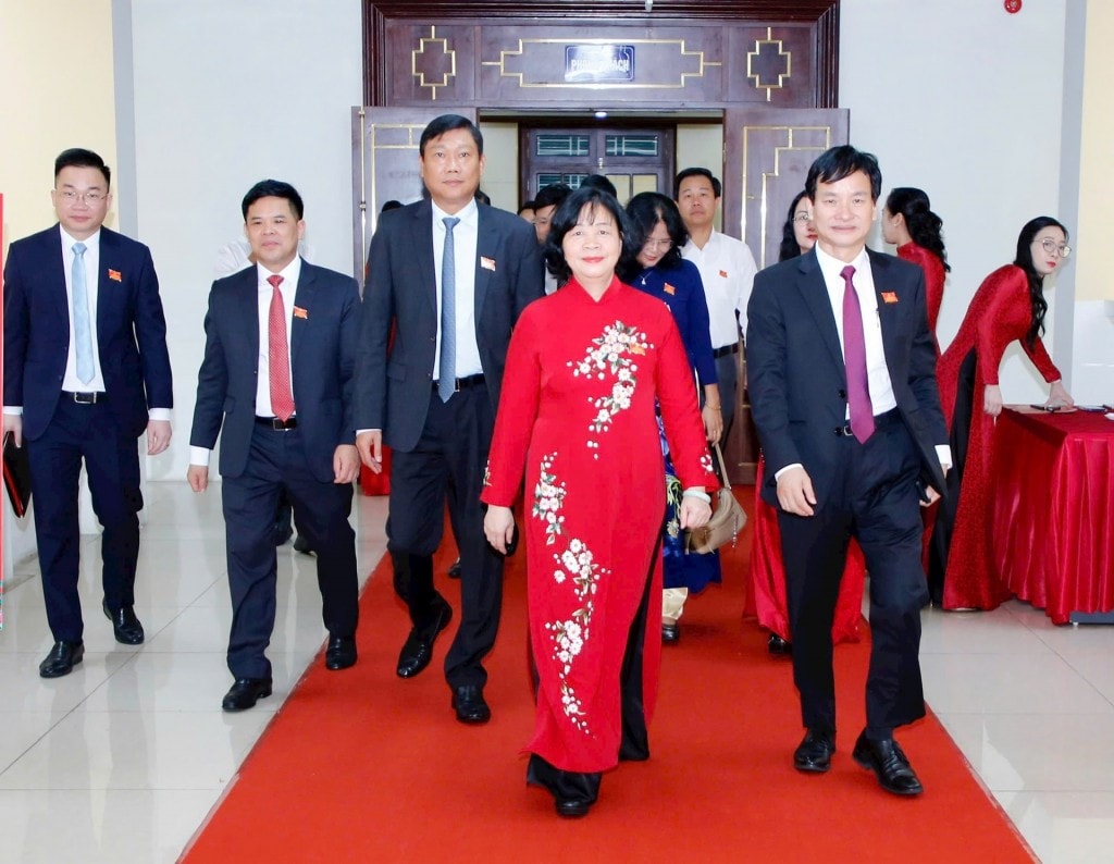 Bí thư Thành ủy Hà Nội Bùi Thị Minh Hoài và các đồng chí lãnh đạo thành phố, xã Phúc Thọ dự đại hội. Ảnh: Viết Thành