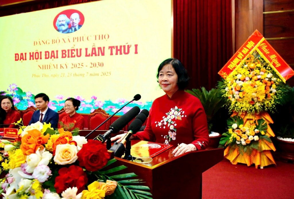 Bí thư Thành ủy Hà Nội Bùi Thị Minh Hoài phát biểu chỉ đạo tại đại hội. Ảnh: Viết Thành