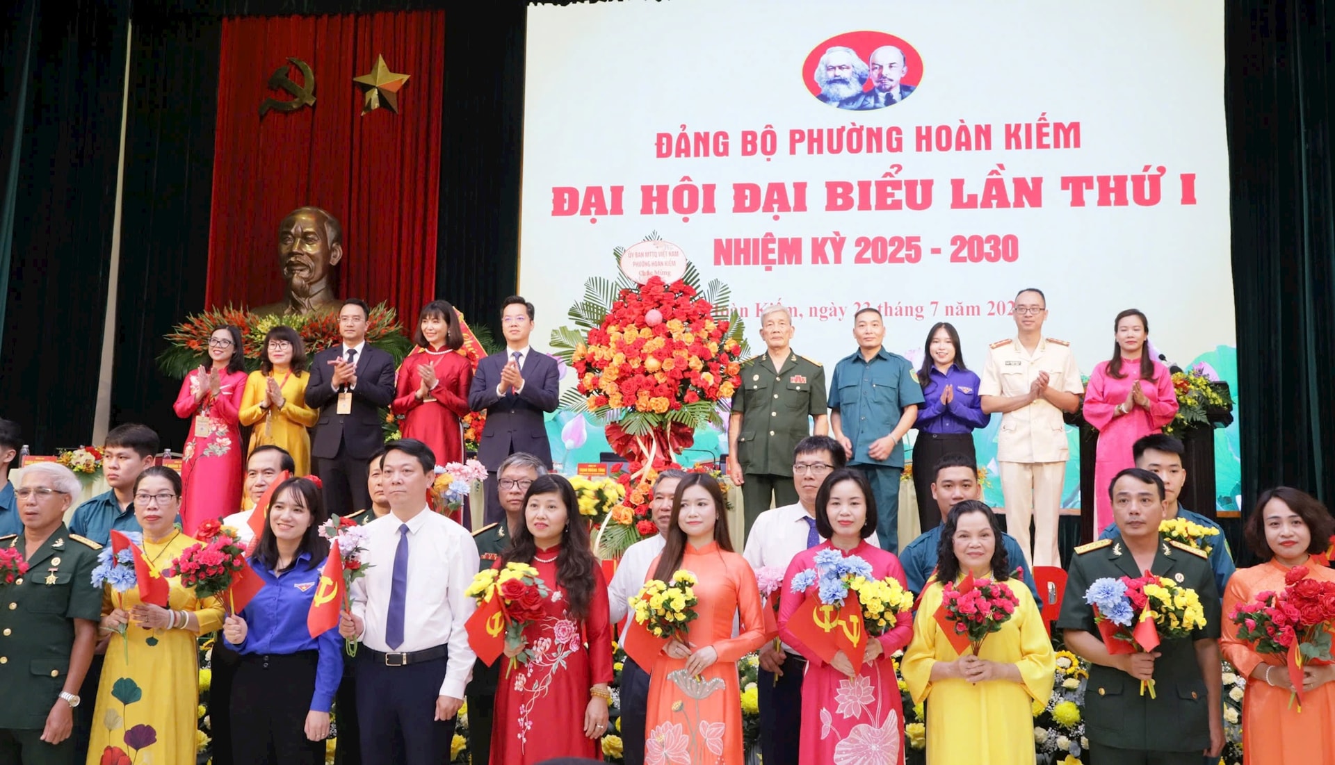 hk-mtttq-chuc-mung-.jpg