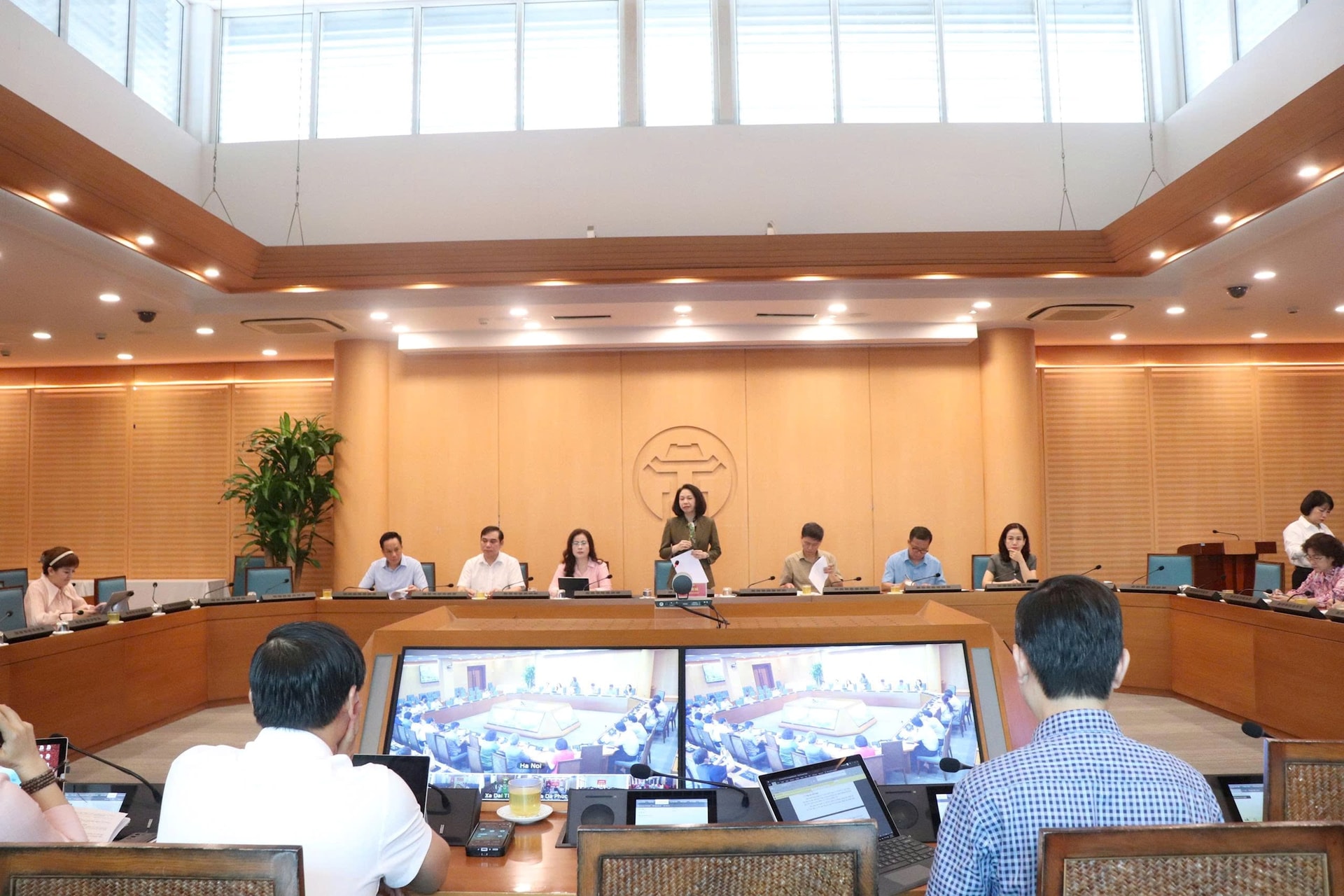 1-quang-canh-hop-24-7.jpg
