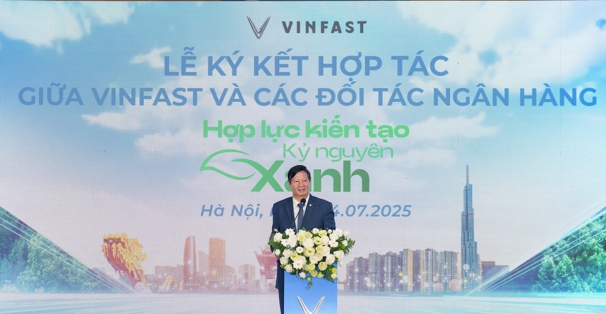 Phó Chủ tịch Tập đoàn Vingroup Lê Khắc Hiệp phát biểu tại lễ ký kết