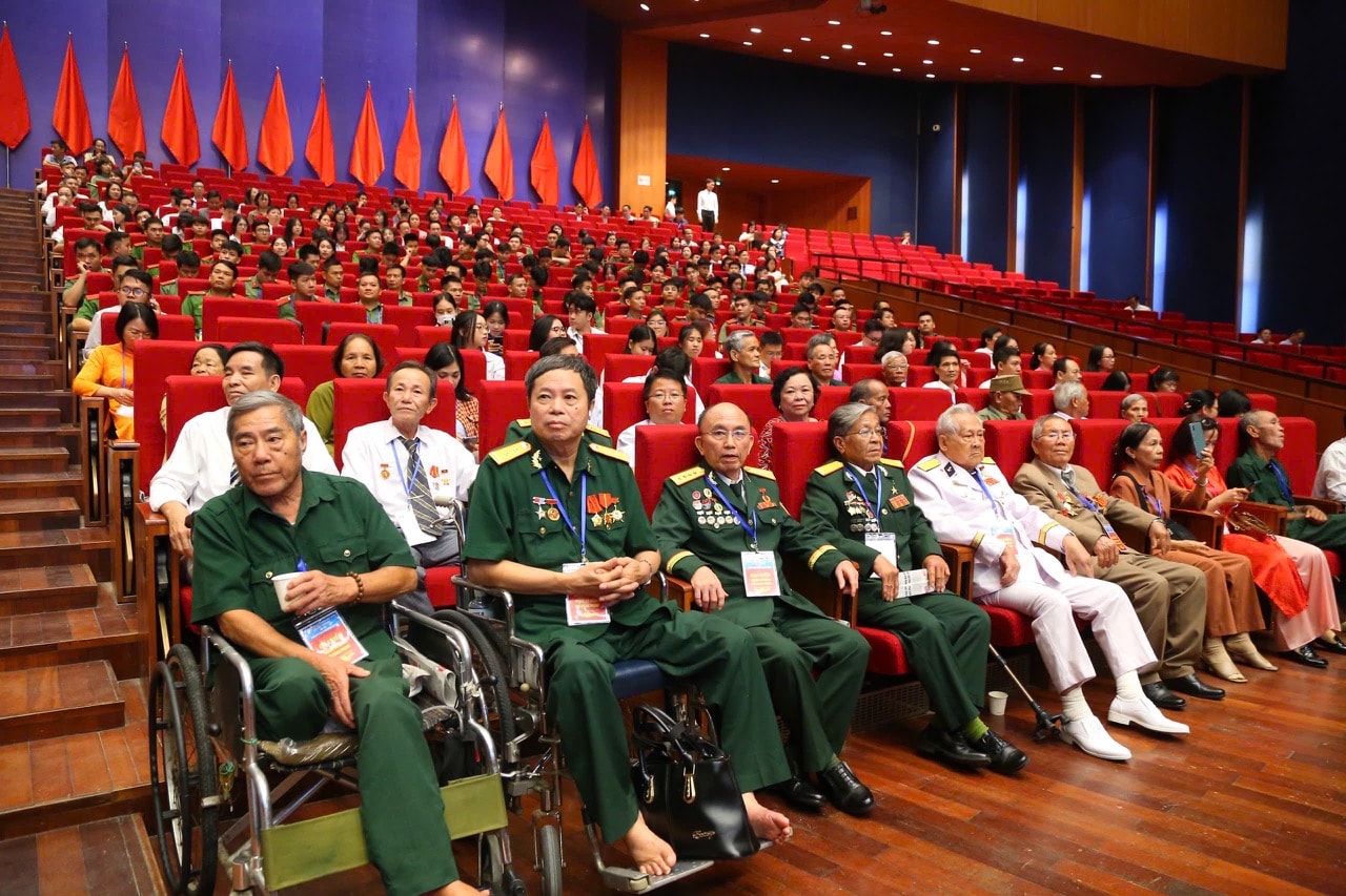 thuong-binh-gap-mat.jpg