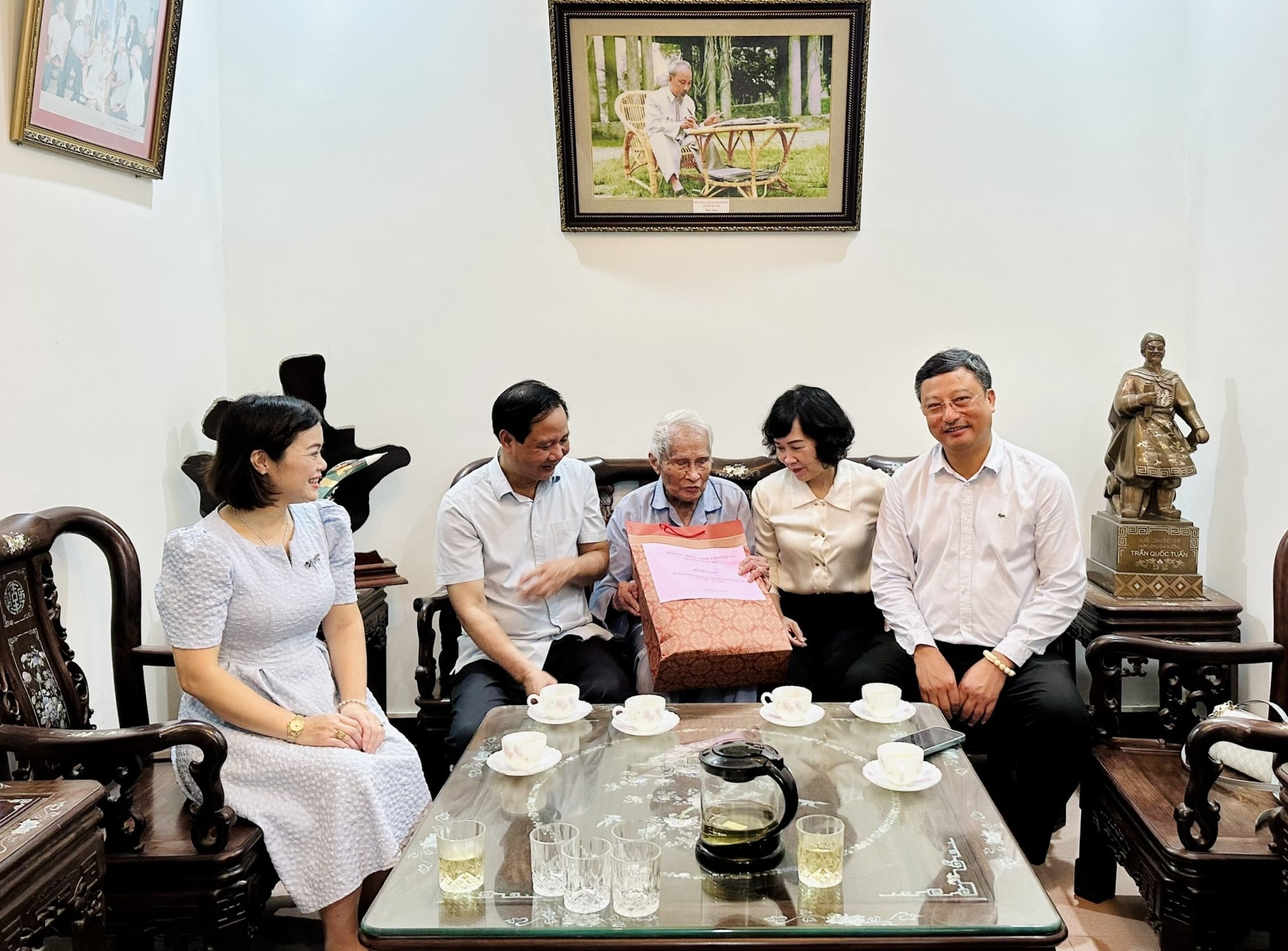 ngoc-ha3.jpg