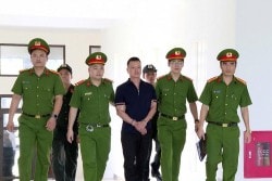 Kỳ 2: Đánh sập đường dây tội phạm từ trại giam đến bàn giấy