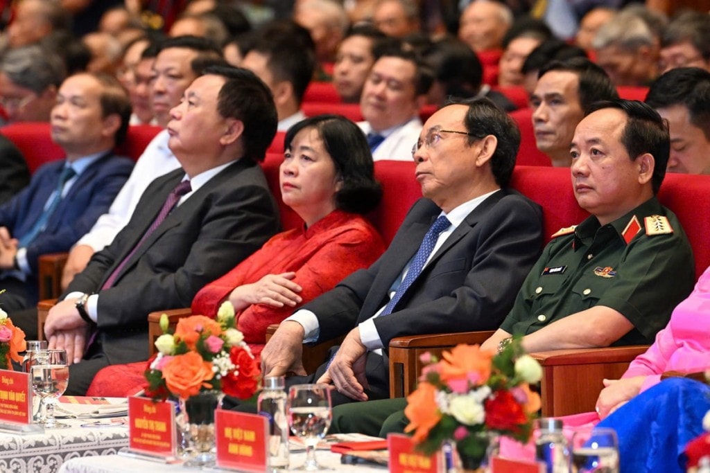 Các đại biểu dự buổi gặp mặt.