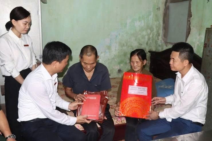 gia đình ông Vũ Chí Thể – người tham gia kháng chiến bị nhiễm chất độc hóa học