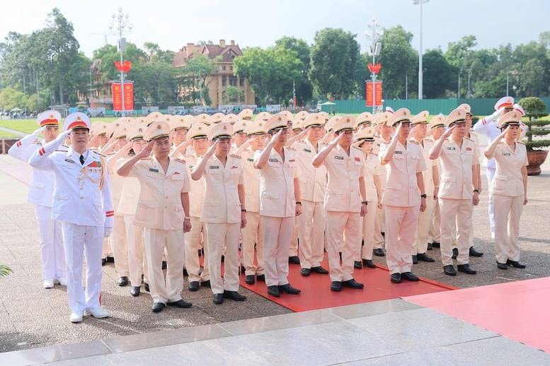 Lãnh đạo Đảng, Nhà nước vào Lăng viếng Chủ tịch Hồ Chí Minh, tưởng niệm các anh hùng liệt sĩ- Ảnh 7.