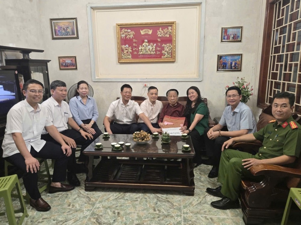 Nhiều xã, phường ở Hà Nội tổ chức hoạt động tri ân người có công
