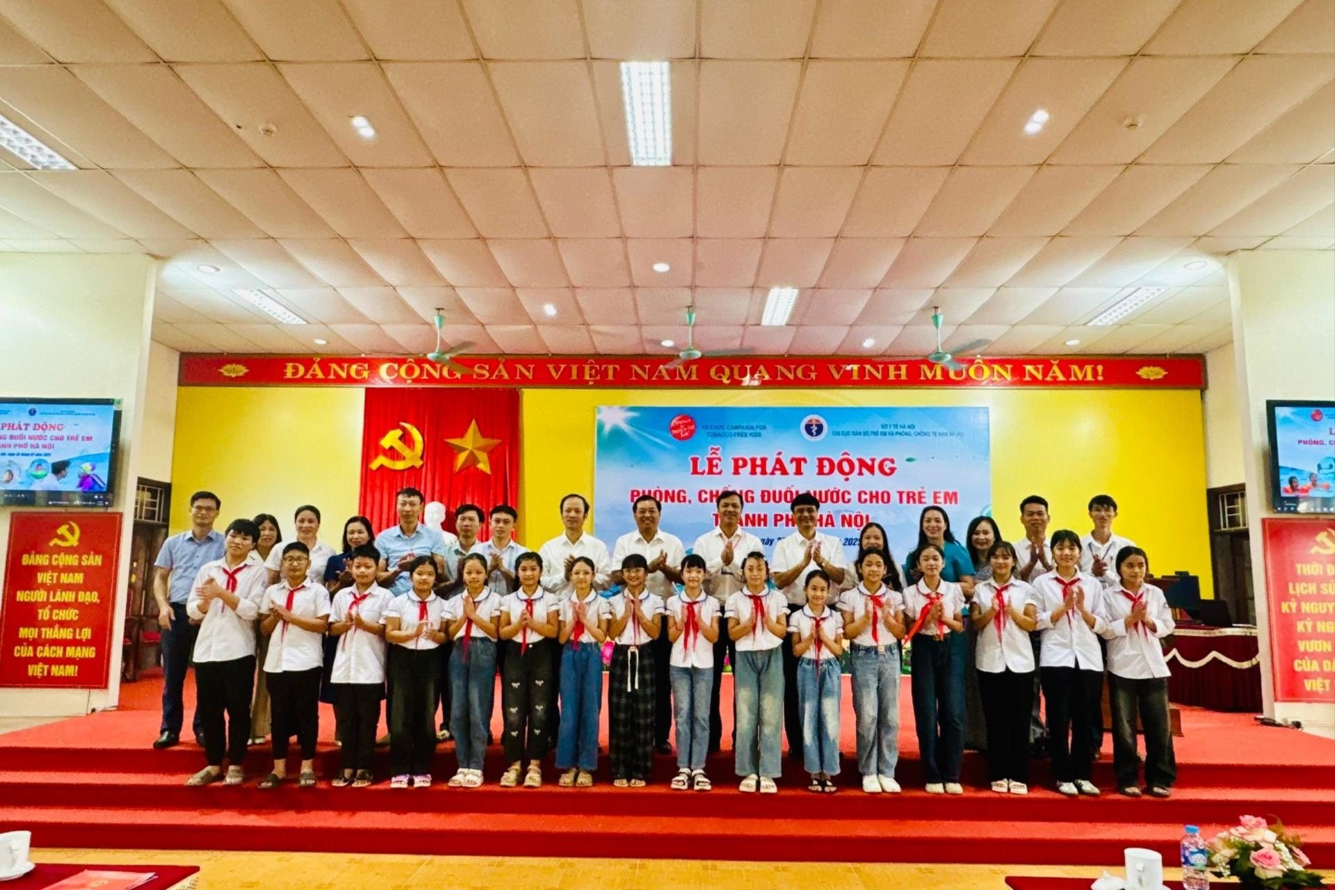 1-dai-bieu-va-hoc-sinh.jpg