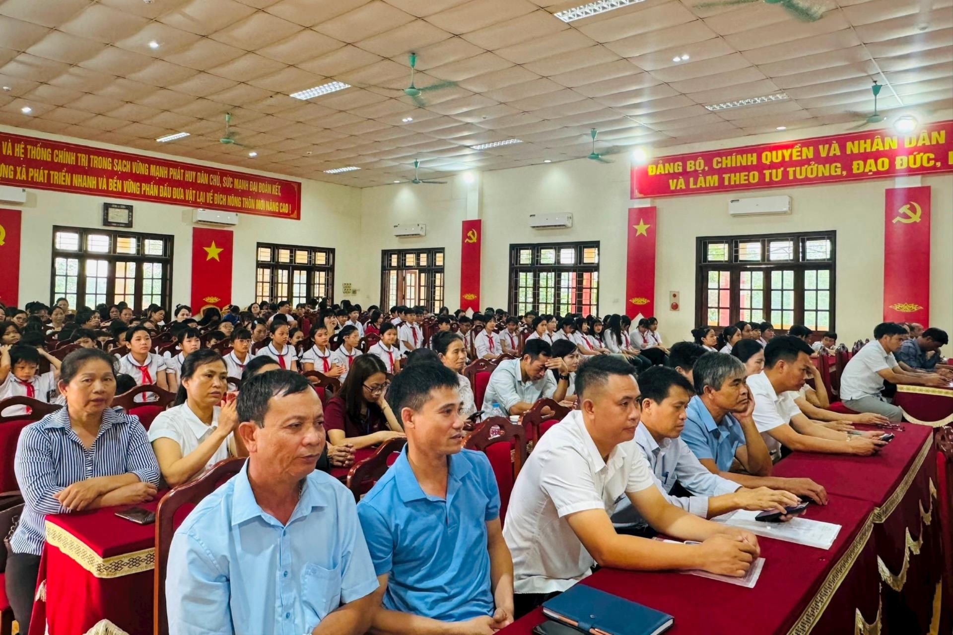 1-quang-canh(1).jpg
