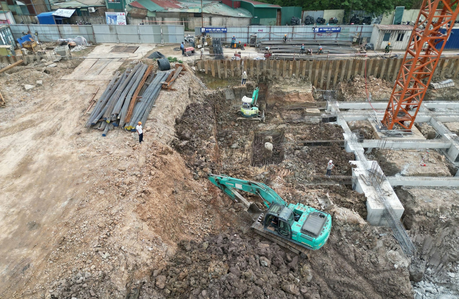 thi-cong-du-an-nha-o-xa-hoi-no1-tai-khu-do-thi-moi-ha-dinh-phuong-khuong-dinh-.-anh-do-tam.jpg