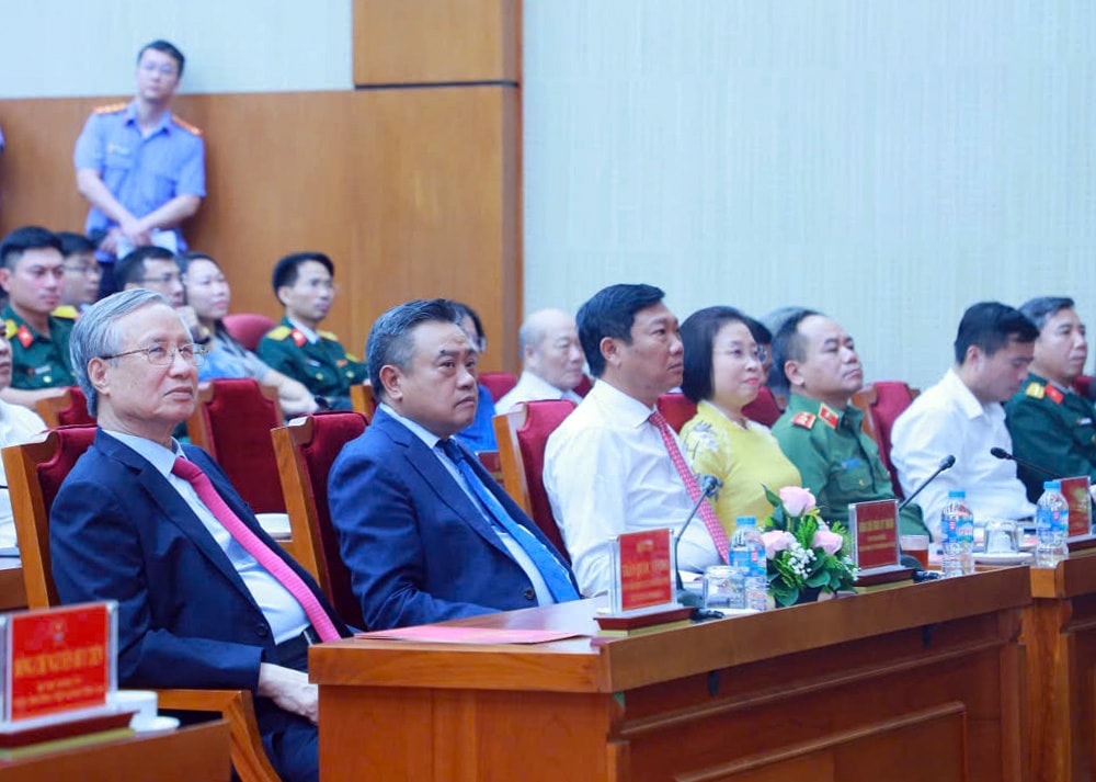 dai-bieu-du-hoi-nghi1.jpg