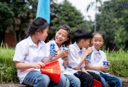 Vinamilk góp dinh dưỡng, thêm nụ cười cho thiếu nhi cả nước